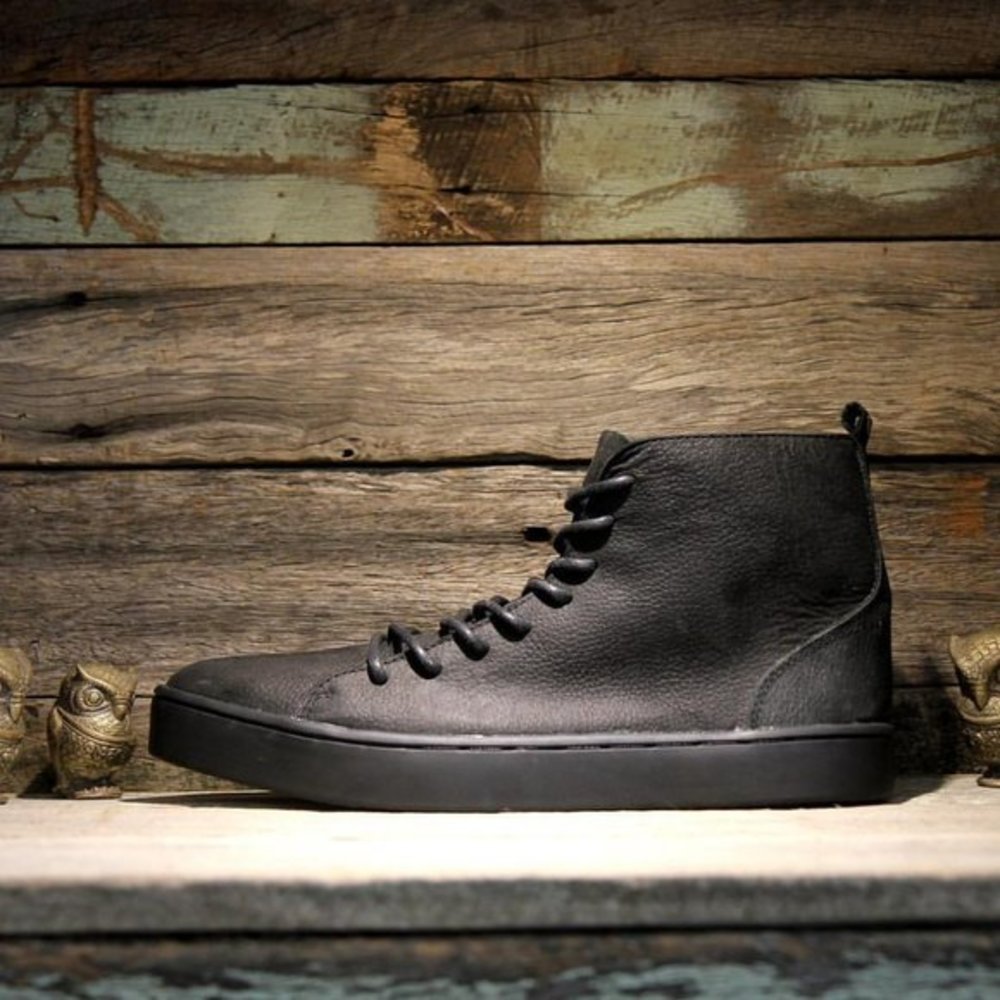 MERE LEATHER HIGH TOP‎ SKULL SHOES SIZE 8.5 BLACK
